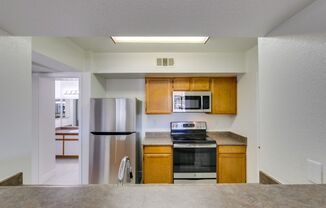 GORGEOUS 2 BEDROOM CONDO IN GATED COMMUNITY WITH A COMMUNITY POOL,SPA, FITNESS CENTER*
