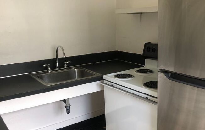 Studio, 1 bath, 431 sqft, $1,475, Unit 212