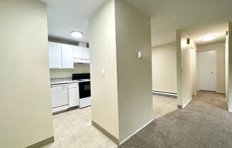 2 beds, 1 bath, $1,399, Unit 4