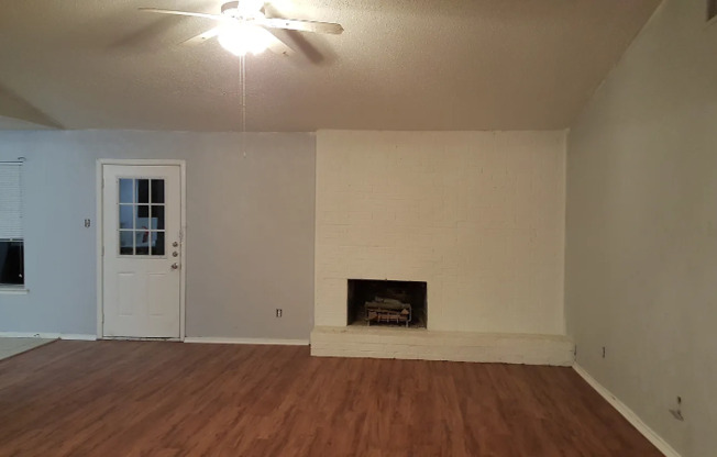 2912 EMERALD DR