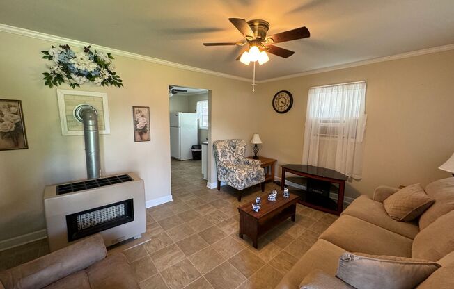 2 beds, 1 bath, $1,445