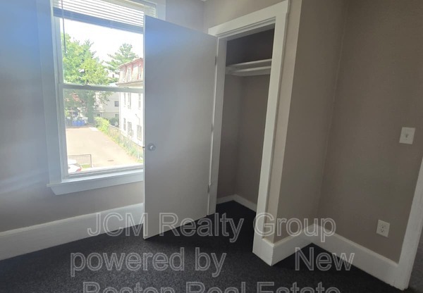 52 BLUE HL AVE