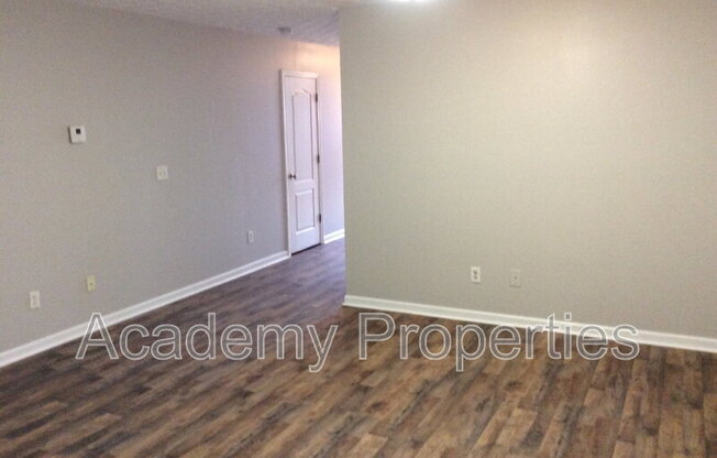 735 MAGNOLIA GDN WALK