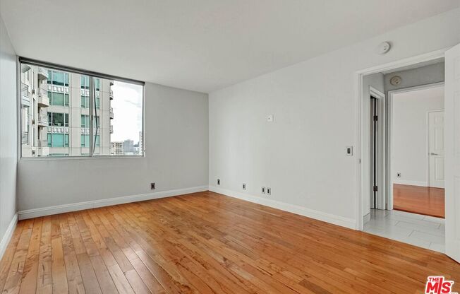 2 beds, 1.8 baths, 974 sqft, $4,200, Unit 1002