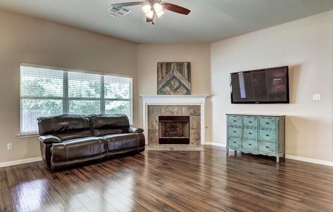 Perfect 3-Bedroom Home in Shadow Pointe of Round Rock
