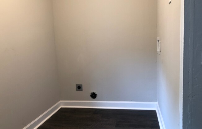 2 beds, 1 bath, $1,200