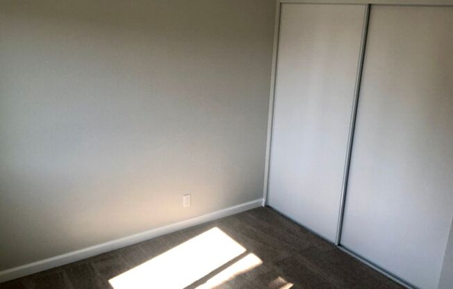 2 beds, 1 bath, $2,200, Unit 2231-01