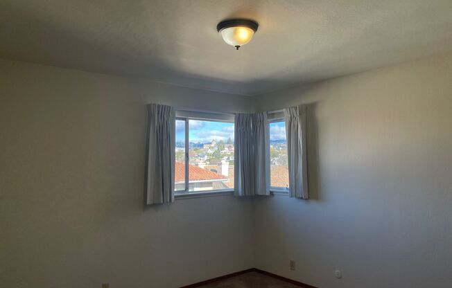 2 beds, 1 bath, 1,047 sqft, $1,945