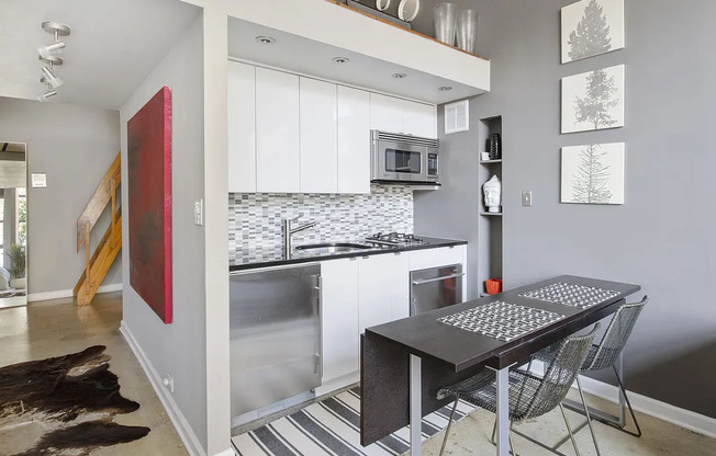 1 bed, 1 bath, 711 sqft, $4,750, Unit 3T