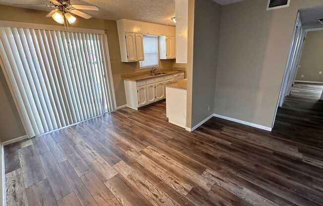 2 beds, 1 bath, $825, Unit 6716 W Par Lane Unit 1