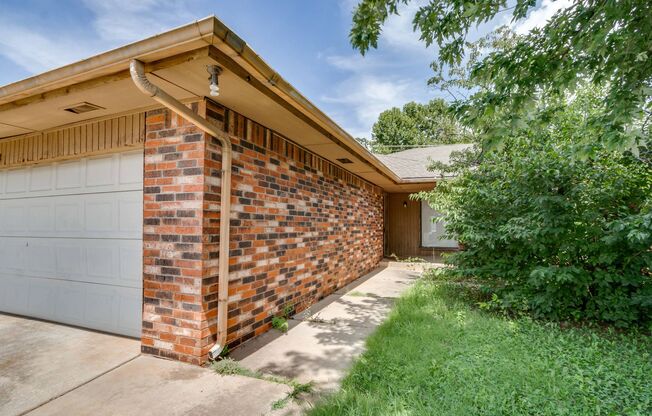 7312/7314 Kings Manor Court