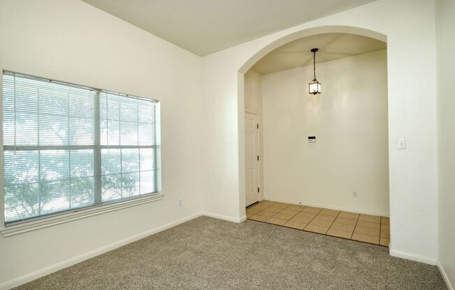 Nice 4/2/2in Ridgewood!