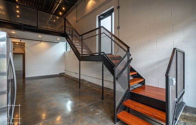 2 beds, 2 baths, $2,300, Unit 727 N. 4th St. Apt. 101