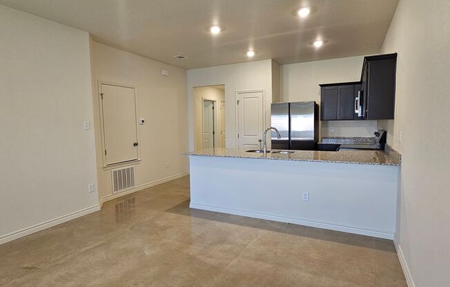 3 beds, 2 baths, 1,215 sqft, $1,450, Unit Unit B