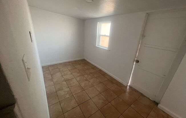 2 beds, 1 bath, $2,495