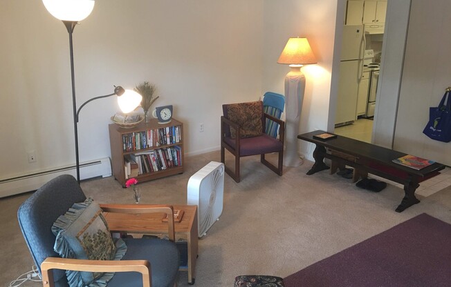 2 beds, 1 bath, $1,650