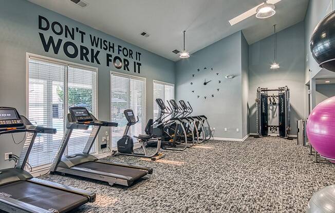 Fitness_Center_Compass_At_City_Center Apartments