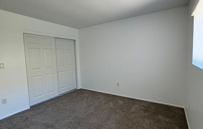 2 beds, 1 bath, 900 sqft, $2,600, Unit 4