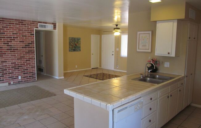 ASU - 5BR/2BA HOUSE W/POOL - BEAUTIFUL HOME , TILE FLOORS