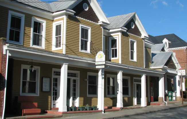 Washington,W.114- The Dutch Inn