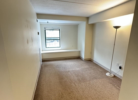 2 beds, 1 bath, 818 sqft, $3,600, Unit 55k