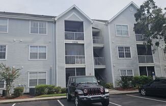 2 bedroom 1 bath condo Near the Loop