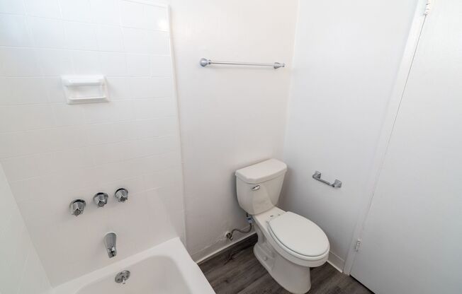 Studio, 1 bath, 395 sqft, $1,898, Unit 15