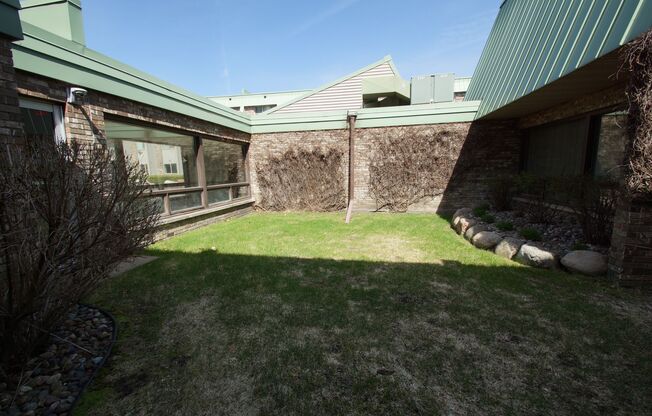 1 bed, 1 bath, 780 sqft, $1,474, Unit 111
