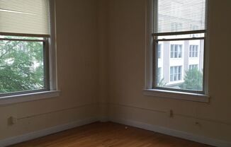 2 beds, 1 bath, $1,395, Unit Apt. 304