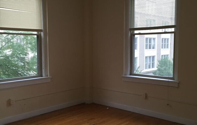 2 beds, 1 bath, $1,395, Unit Apt. 304