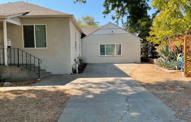 COMING SOON 10/1/2024 3 Bedroom 1 Bathroom Home in East Sacramento