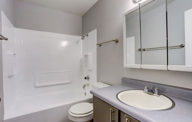 2 beds, 1 bath, 732 sqft, $1,495, Unit 36