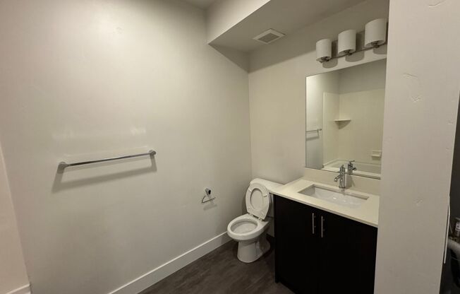 1 bed, 1 bath, $1,049, Unit Unit 312