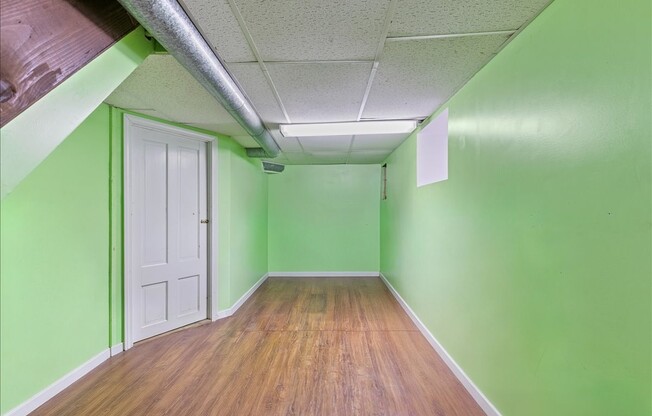 2 beds, 1 bath, 1,375 sqft, $2,700, Unit 1