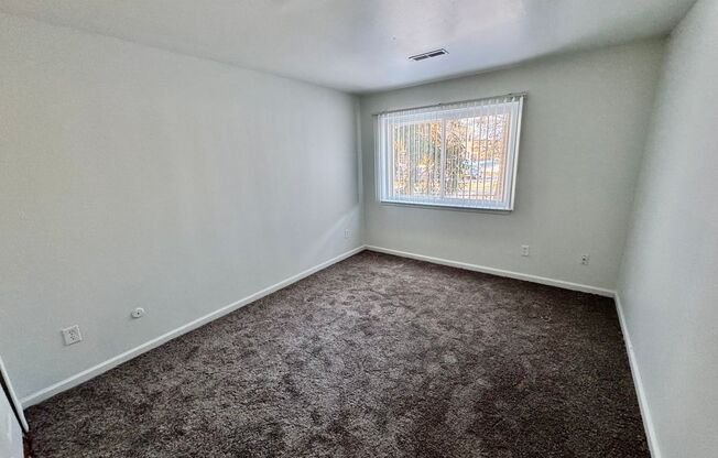1 bed, 1 bath, 700 sqft, $1,145, Unit 619 Flint Rd. #1