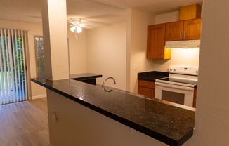 Studio, 1 bath, 570 sqft, $1,525, Unit 105