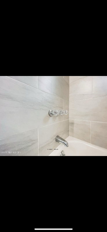 1122 W 31 ST