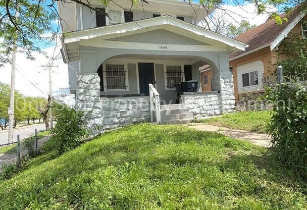 Beautiful 3 Bedroom 1.5 Bathroom Home in Kansas City!