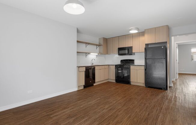 2 beds, 2 baths, $2,400, Unit 414