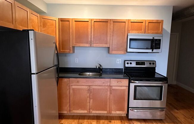 1 bed, 1 bath, 670 sqft, $1,850, Unit 231