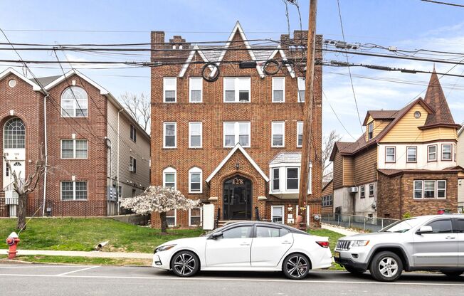 Chestnut Street Apartment