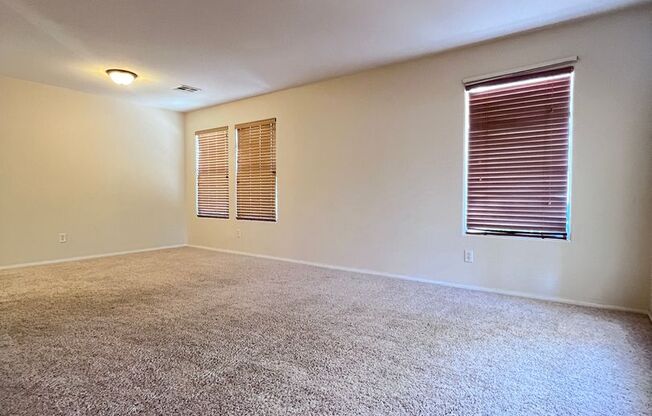 Summerlin South 3 bed 2 bath single story home with vaulted ceilings