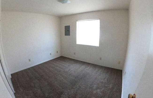 2 beds, 1 bath, 768 sqft, $825, Unit 8