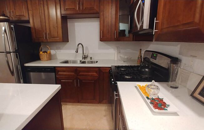 2 beds, 2 baths, 910 sqft, $2,895, Unit 406