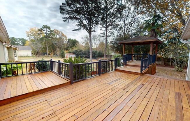 3 beds, 2 baths, 2,043 sqft, $1,700