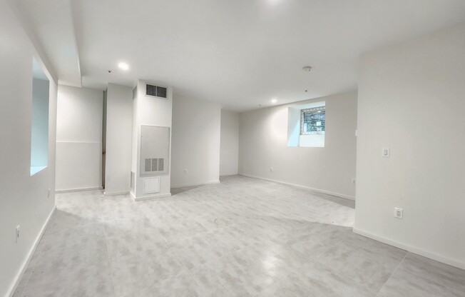 457 W 150 ST