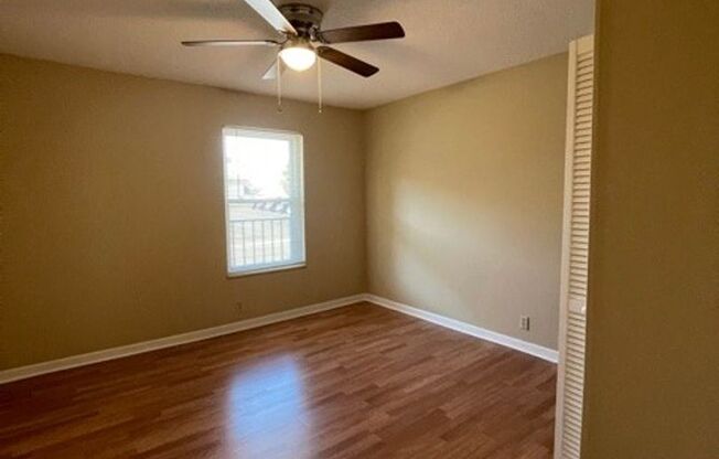 2 beds, 1 bath, $1,200