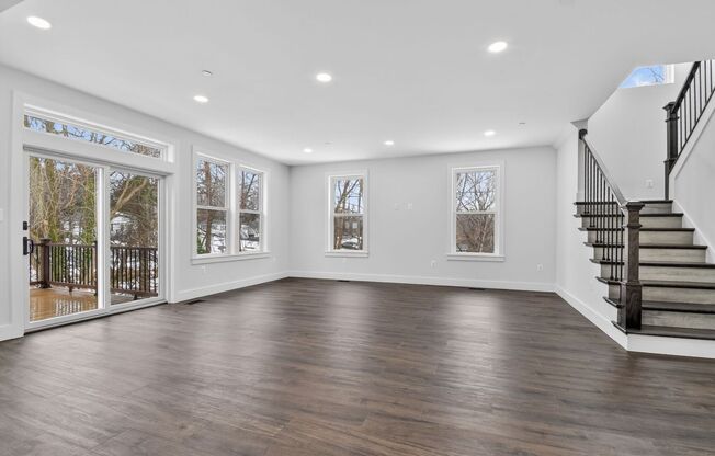Spacious New Build in Quiet Silver Spring - Available Now