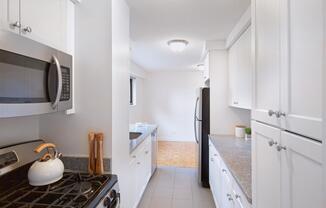 2 beds, 2 baths, 975 sqft, $5,810, Unit 20D