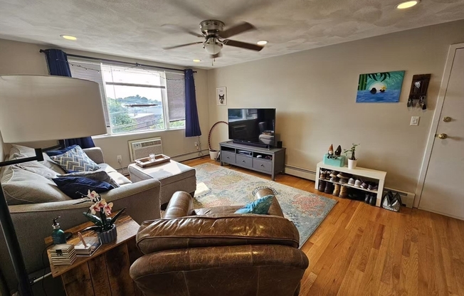 1105 Lexington St.
